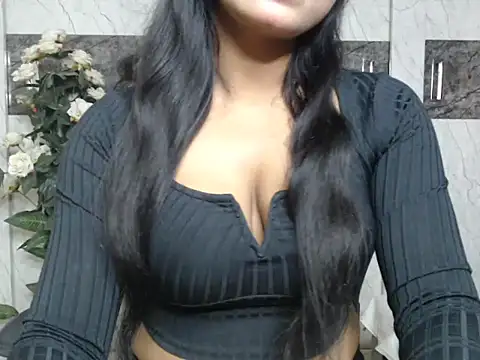 Snapshot of Lola_Bebe chatting on 03/12/26, 05:24 Lola Bebe online show from 03/12/26, 05:24