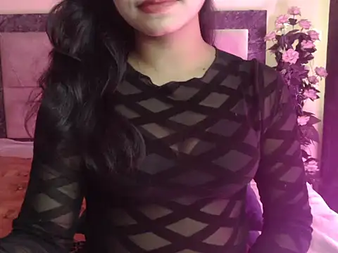 Snapshot of Lola_Bebe chatting on 04/18/26, 05:00 Lola Bebe online show from 04/18/26, 05:00