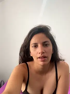 Snapshot of Marestrella-25 chatting on 01/19/26, 01:48 Marestrella-25 online show from 01/19/26, 01:48