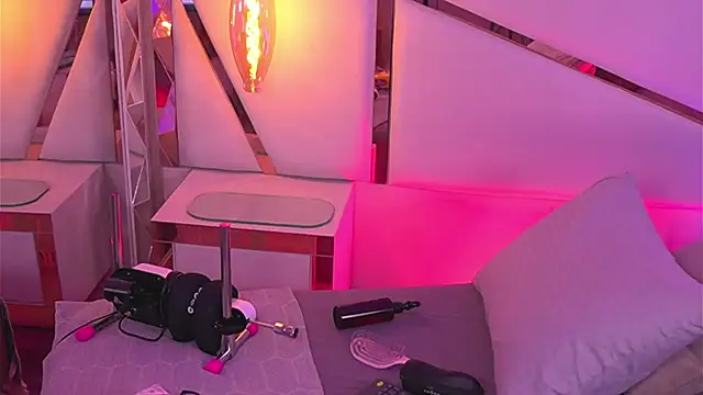 Sophie-velvet online show from 05/14/26, 08:04