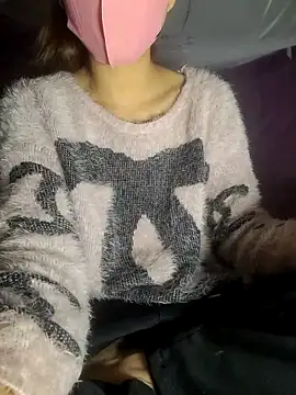 Snapshot of polly_chan chatting on 12/14/25, 02:28 polly chan online show from 12/14/25, 02:28