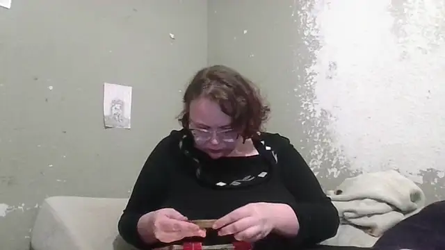 Snapshot of Rentastnrgurl chatting on 12/14/25, 11:31 Rentastnrgurl online show from 12/14/25, 11:31