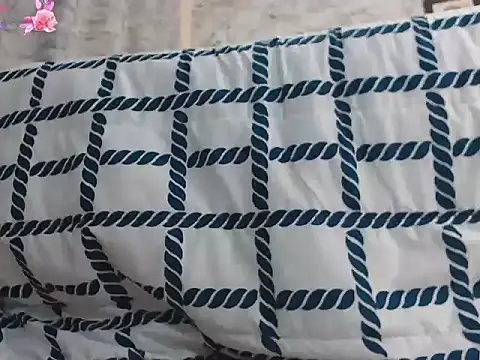 Snapshot of JulietaHazze_ chatting on 12/14/25, 03:34 JulietaHazze online show from 12/14/25, 03:34