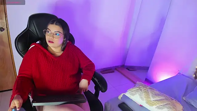 Snapshot of AngelMoonEyes chatting on 12/05/25, 03:59 AngelMoonEyes online show from 12/05/25, 03:59