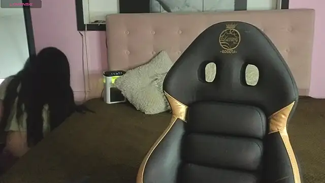 Sara valderrama  online show from 05/15/26, 12:45