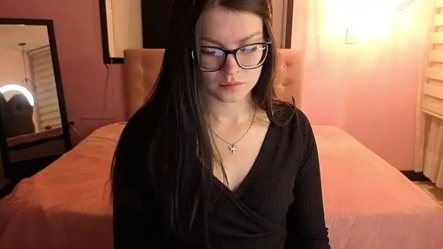 Sara valderrama  online show from 06/11/26, 12:36