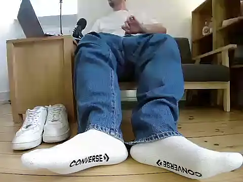 Snapshot of jonas_camboy chatting on 04/01/26, 01:41 jonas camboy online show from 04/01/26, 01:41