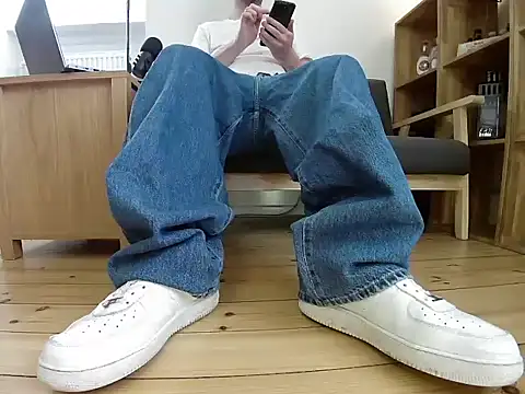 Snapshot of jonas_camboy chatting on 04/08/26, 03:56 jonas camboy online show from 04/08/26, 03:56