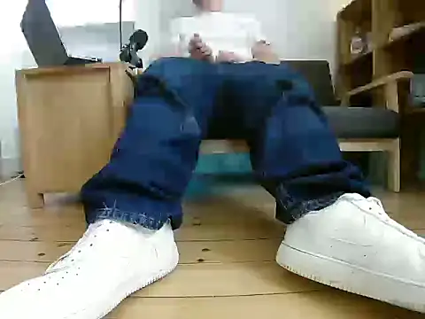 Snapshot of jonas_camboy chatting on 04/11/26, 02:54 jonas camboy online show from 04/11/26, 02:54