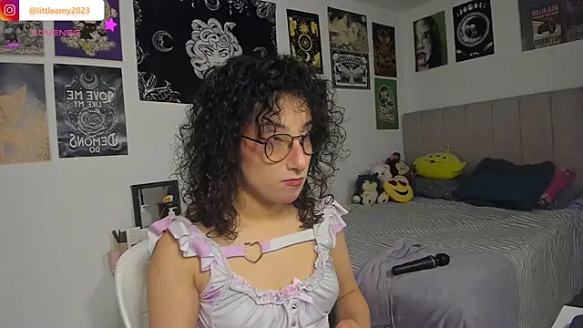Snapshot of little__ammy chatting on 04/19/26, 02:22 little ammy online show from 04/19/26, 02:22