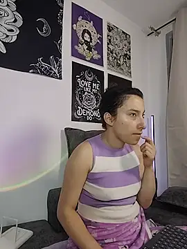 Snapshot of little__ammy chatting on 07/10/26, 02:05 little ammy online show from 07/10/26, 02:05