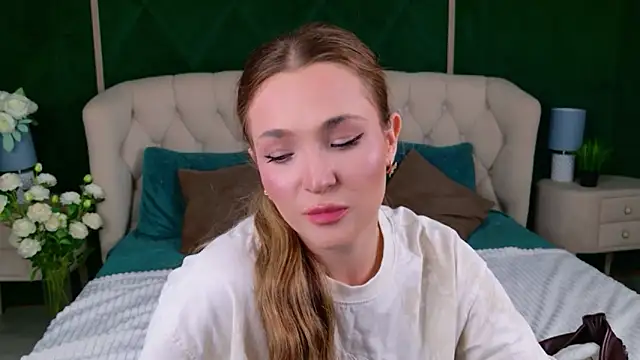 Snapshot of Lina_Sinerz chatting on 06/11/26, 03:21 Lina Sinerz online show from 06/11/26, 03:21