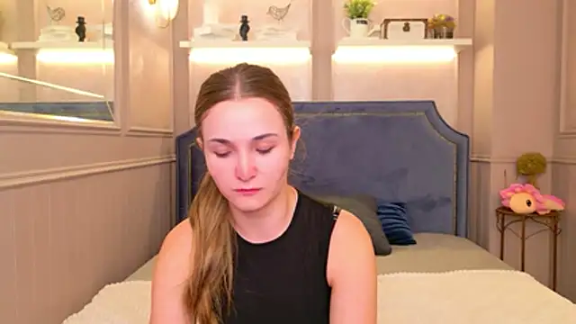 Lina Sinerz online show from 06/24/26, 04:06