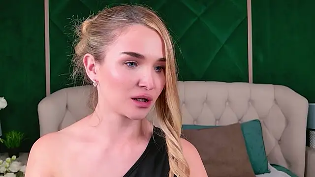 Lina Sinerz online show from 07/18/26, 03:44