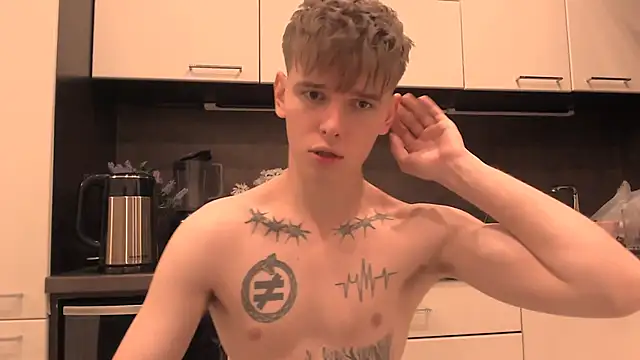 Snapshot of Fredd_Xanders chatting on 12/05/25, 03:26 Fredd Xanders online show from 12/05/25, 03:26