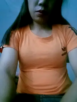 Snapshot of anna-can chatting on 12/14/25, 02:44 anna-can online show from 12/14/25, 02:44