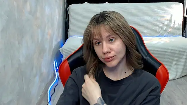 MiaBun1 online show from 05/18/26, 04:07