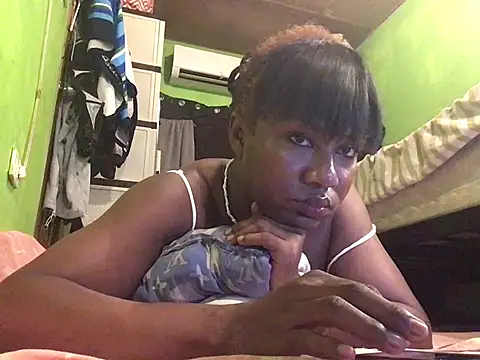 Snapshot of AsianBlackBeauty69 chatting on 07/05/26, 04:25 AsianBlackBeauty69 online show from 07/05/26, 04:25