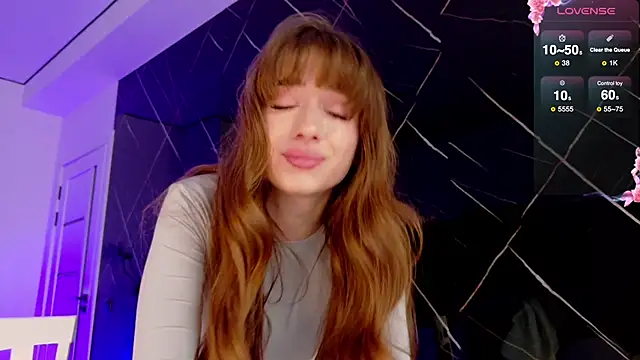 Snapshot of AlessiaBlisss chatting on 12/14/25, 07:58 AlessiaBlisss online show from 12/14/25, 07:58