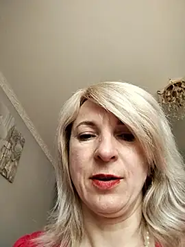 Snapshot of AhlyssaLove1155 chatting on 06/20/26, 03:59 AhlyssaLove1155 online show from 06/20/26, 03:59