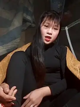 Snapshot of hinata-xx chatting on 12/15/25, 05:34 hinata-xx online show from 12/15/25, 05:34