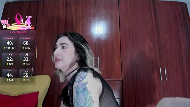 Snapshot of carly_grasso chatting on 11/03/25, 12:06 carly grasso online show from 11/03/25, 12:06