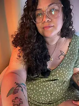 VanesssaMilf  online show from 05/28/26, 12:08