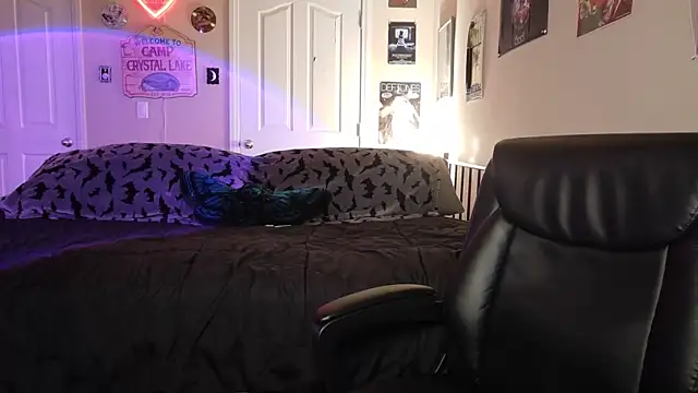 sinisterjade online show from 12/17/25, 09:32