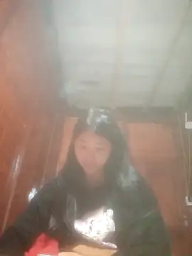 Snapshot of Amiluli chatting on 12/18/25, 12:55 Amiluli online show from 12/18/25, 12:55