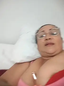 Snapshot of Nini_Love_ chatting on 02/02/26, 05:50 Nini Love online show from 02/02/26, 05:50