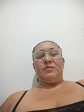Snapshot of Nini_Love_ chatting on 02/04/26, 02:28 Nini Love online show from 02/04/26, 02:28