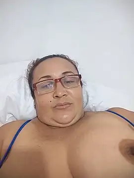 Snapshot of Nini_Love_ chatting on 03/03/26, 04:29 Nini Love online show from 03/03/26, 04:29