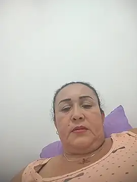 Nini Love  online show from 06/17/26, 04:48
