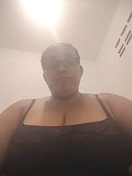 Nini Love  online show from 06/22/26, 03:25