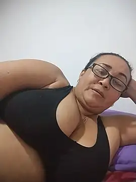 Nini Love  online show from 06/25/26, 06:51