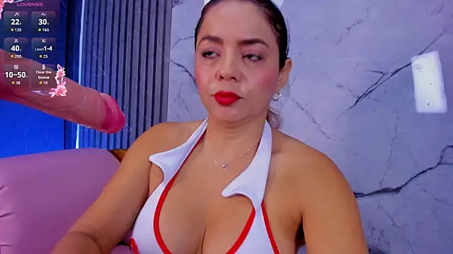 Snapshot of shayra_boobs2 chatting on 12/18/25, 10:43 shayra boobs2 online show from 12/18/25, 10:43