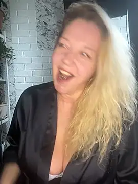 JenniferCarmen online show from 05/16/26, 06:54