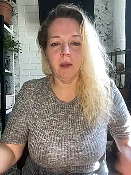 JenniferCarmen online show from 06/08/26, 04:24
