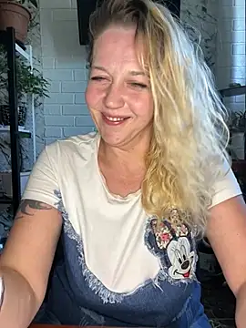 JenniferCarmen online show from 07/01/26, 08:05
