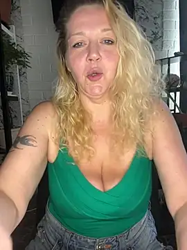 JenniferCarmen online show from 07/05/26, 04:41