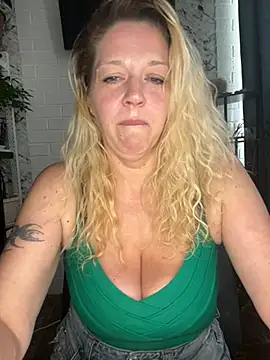 JenniferCarmen online show from 07/10/26, 03:11