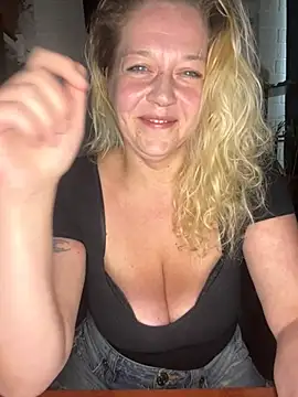 JenniferCarmen online show from 07/11/26, 09:45