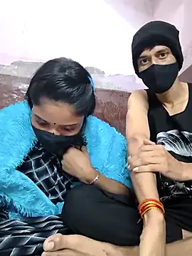couplegk71 online show from 02/02/26, 02:27