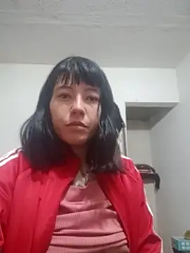 Snapshot of Angeline__Thompson chatting on 12/14/25, 04:12 Angeline Thompson online show from 12/14/25, 04:12