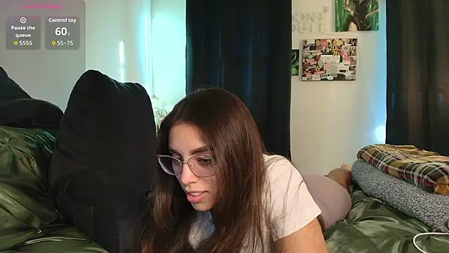 Snapshot of MilaSeren chatting on 03/10/26, 01:10 MilaSeren online show from 03/10/26, 01:10