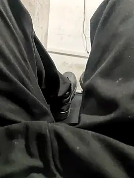 Snapshot of El_CHEGO chatting on 12/18/25, 03:12 El CHEGO online show from 12/18/25, 03:12