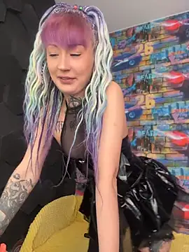 Snapshot of Tattoo__Moon chatting on 05/05/26, 06:10 Tattoo Moon online show from 05/05/26, 06:10