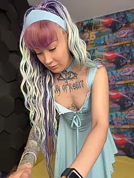 Snapshot of Tattoo__Moon chatting on 05/08/26, 12:38 Tattoo Moon online show from 05/08/26, 12:38