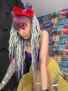 Snapshot of Tattoo__Moon chatting on 05/14/26, 12:17 Tattoo Moon online show from 05/14/26, 12:17