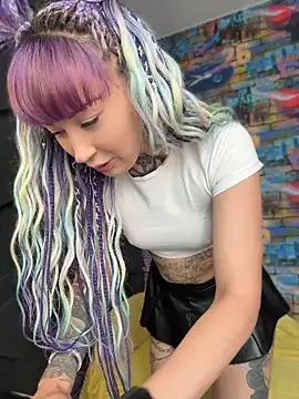Snapshot of Tattoo__Moon chatting on 05/28/26, 01:25 Tattoo Moon online show from 05/28/26, 01:25